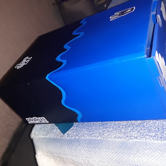 Custom designed dodgers replacement shoe box - Picture 3 of 9